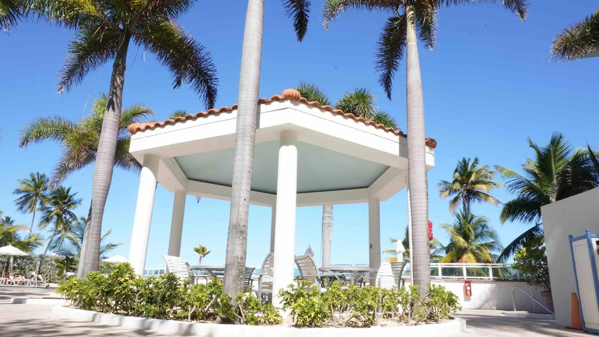Sunrise View Studio | Balcony & Pool Access San Juan 0*,